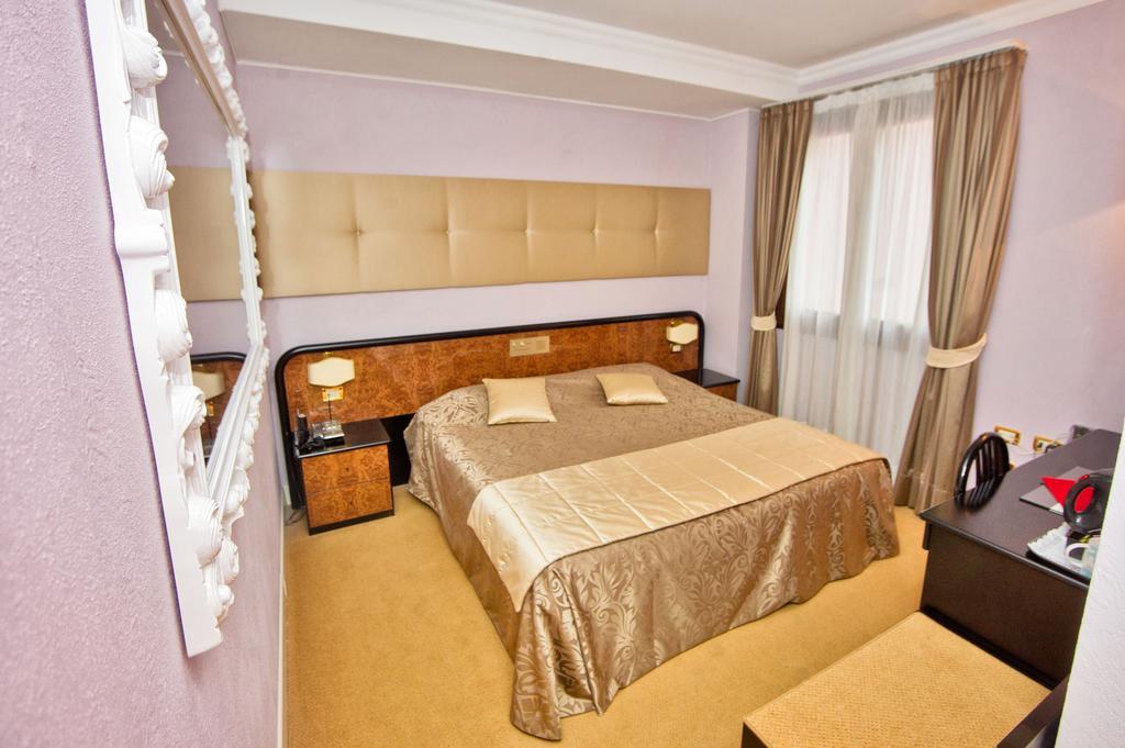 Hotel Villa Regina Margherita Rovigo Extérieur photo
